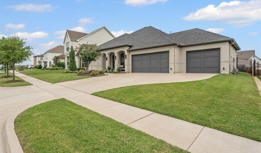 513 Point Vista Dr, Aledo, TX 76008 - 3 Beds, 4 Bath