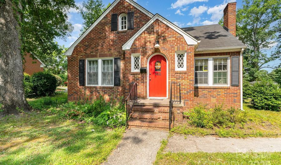 342 Cliff Rd, Asheboro, NC 27203 - 4 Beds, 2 Bath