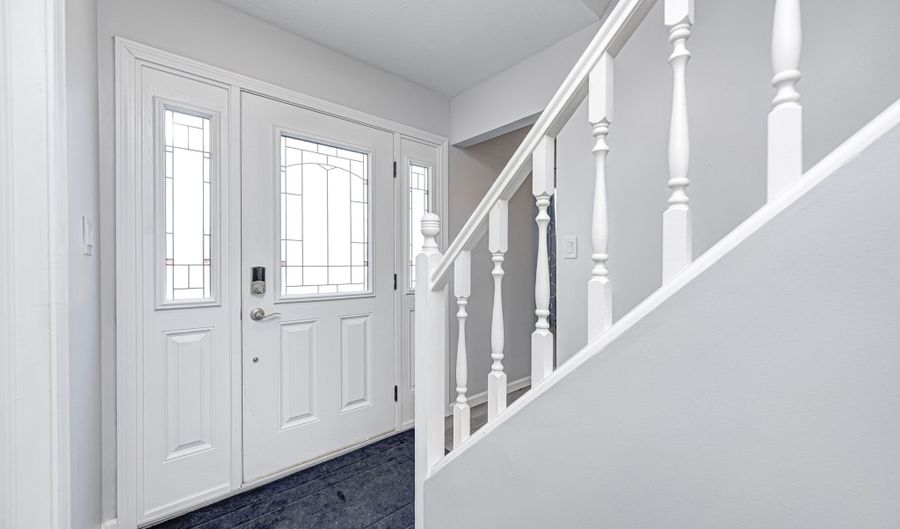 555 Hyannis Dr, Avon, IN 46123 - 5 Beds, 3 Bath