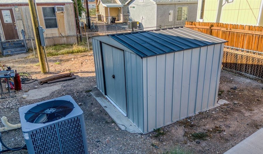 437 Coral Reef Dr, Bullhead City, AZ 86442 - 3 Beds, 2 Bath
