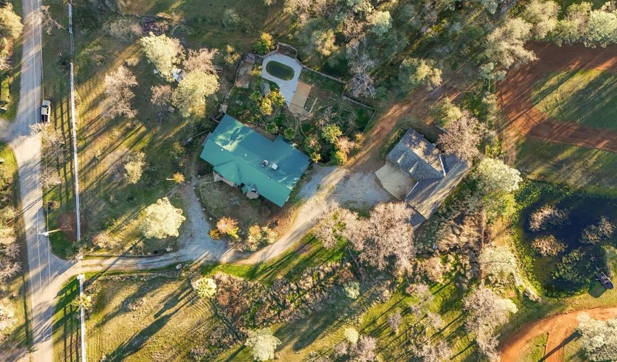 6776 Digger Pine Ln, Anderson, CA 96007 - 3 Beds, 3 Bath