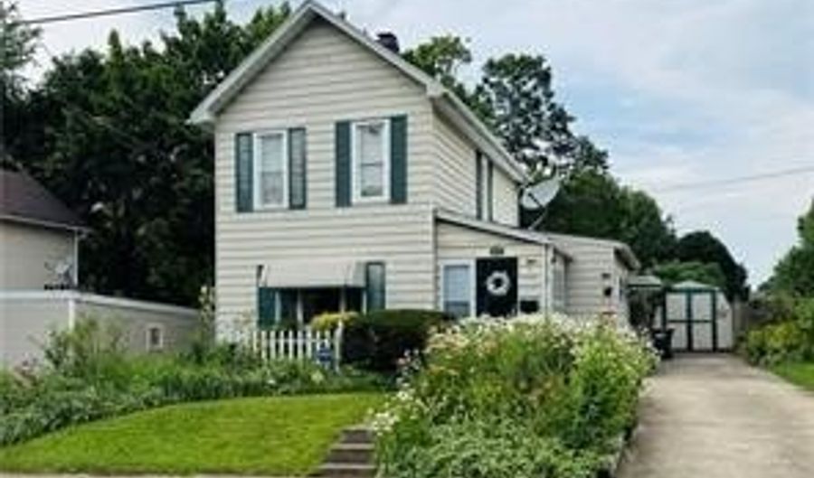 134 E Summit St, Alliance, OH 44601 - 3 Beds, 1 Bath