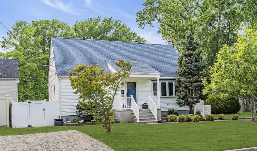 2 8th St, Aberdeen, NJ 07747 - 4 Beds, 2 Bath
