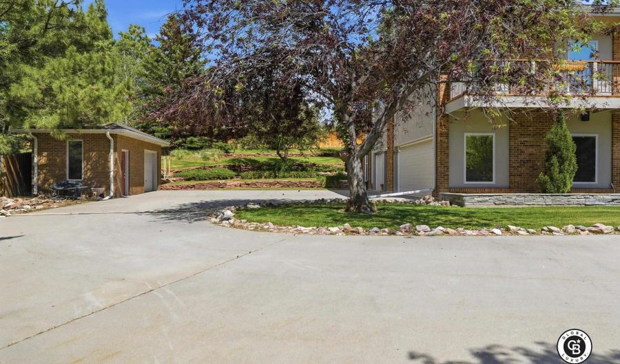 5621 S Poplar St, Casper, WY 82601 - 5 Beds, 6 Bath