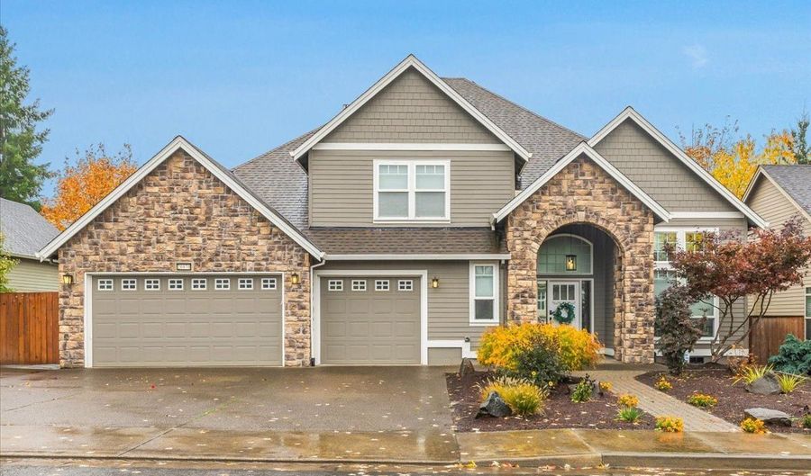 20870 YOSEMITE St NE, Aurora, OR 97002 - 3 Beds, 2 Bath