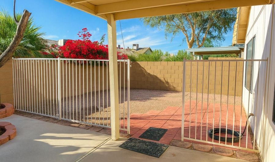 5749 W JUPITER Way, Chandler, AZ 85226 - 3 Beds, 2 Bath