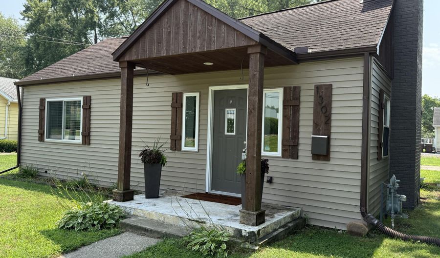 1302 Barnes St, Albion, MI 49224 - 3 Beds, 2 Bath