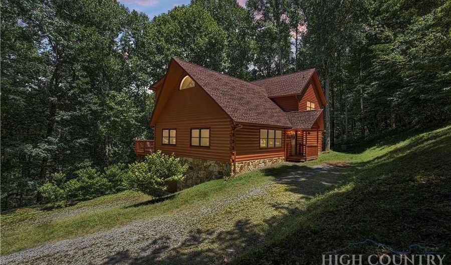 321 Grays Shadow Ln, Banner Elk, NC 28604 - 3 Beds, 3 Bath