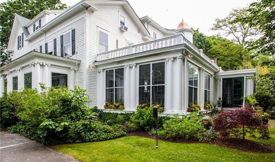 446 Bellevue Ave 6, Newport, RI 02840 - 1 Beds, 1 Bath