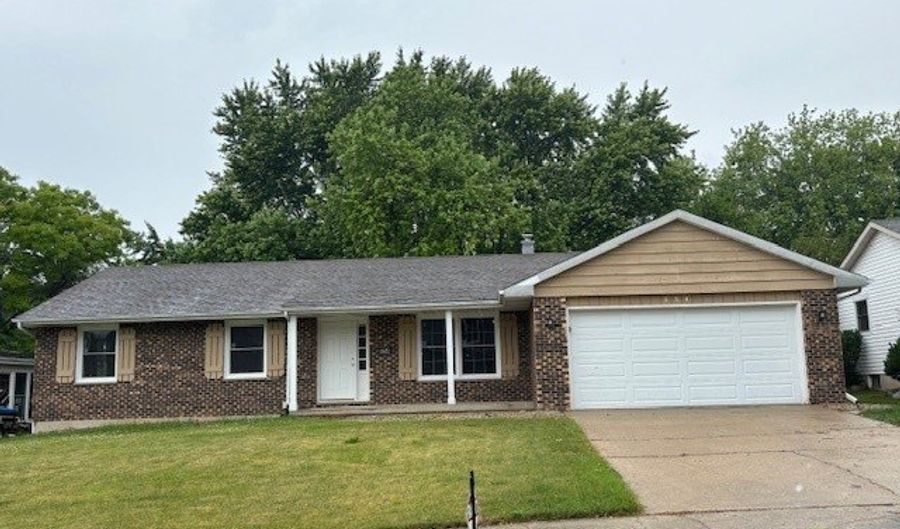 654 Longview Dr, Antioch, IL 60002 - 3 Beds, 2 Bath