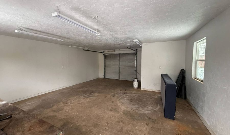 823 Center St, Alva, OK 73717 - 3 Beds, 1 Bath