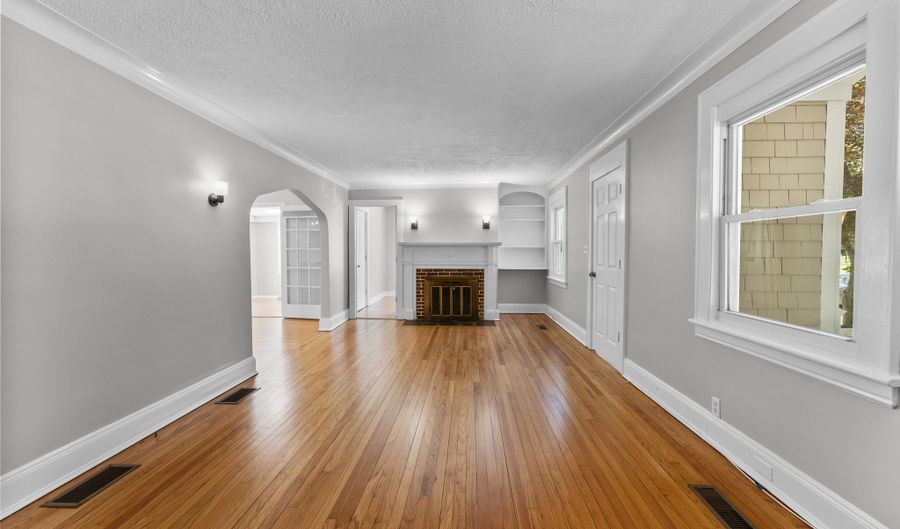 39-41 Grasso Ter, Bridgeport, CT 06604 - 8 Beds, 2 Bath