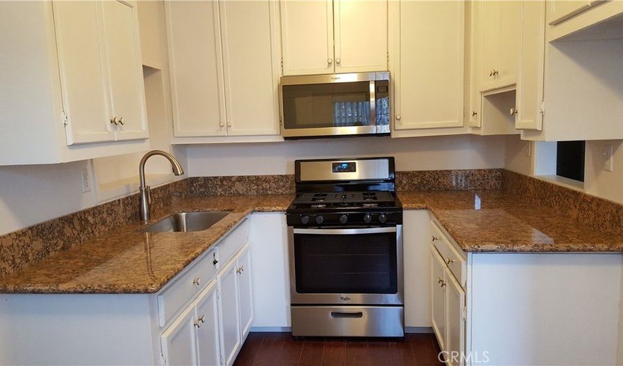 21338 Wren, Apple Valley, CA 92308 - 3 Beds, 2 Bath