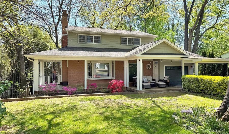 4605 VALERIE Ct, Annandale, VA 22003 - 5 Beds, 3 Bath