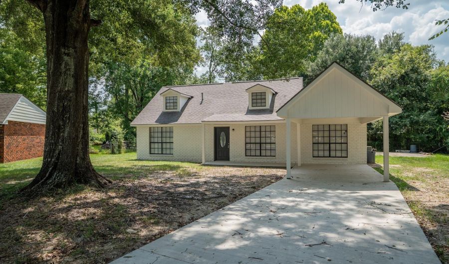 16506 Stephanie Ave, Baton Rouge, LA 70819 - 4 Beds, 2 Bath