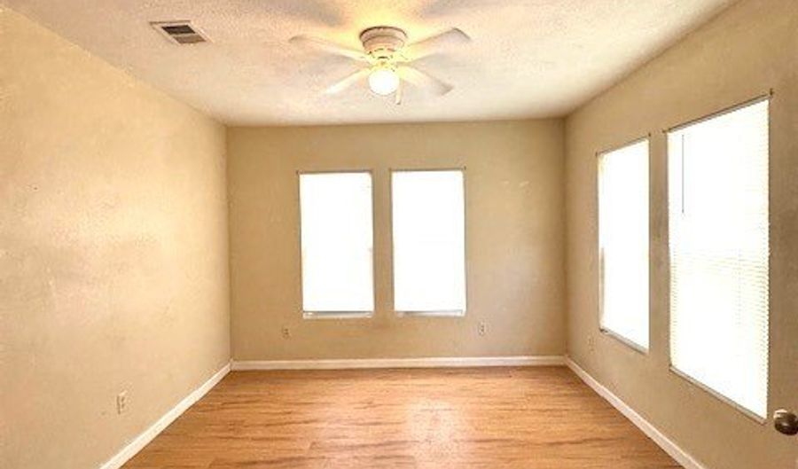 227 S Rife, Aransas Pass, TX 78336 - 2 Beds, 1 Bath