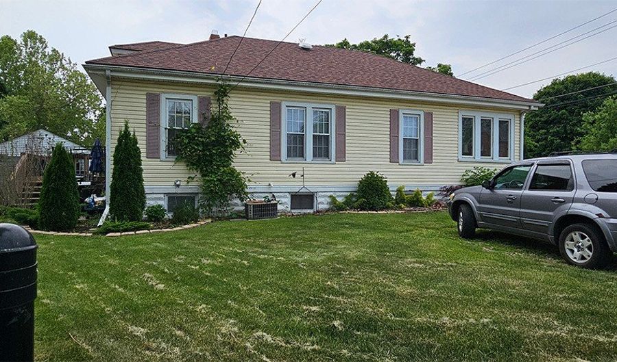 515 E Main St, Amboy, IL 61310 - 2 Beds, 1 Bath