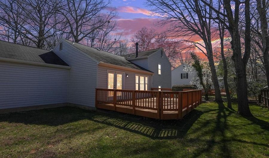 5112 BRADFIELD Dr, Annandale, VA 22003 - 4 Beds, 2 Bath