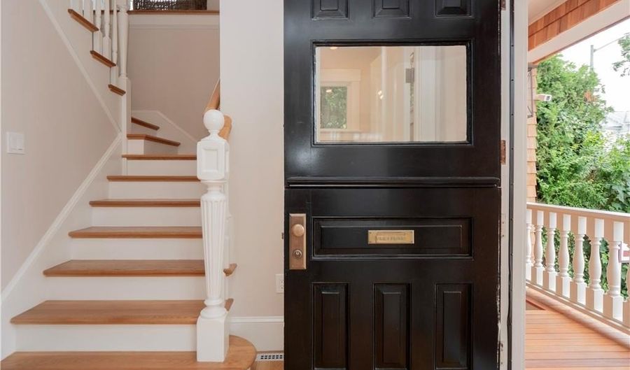 36 Bull St, Newport, RI 02840 - 5 Beds, 5 Bath