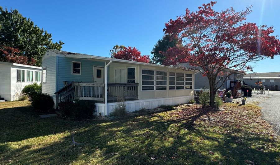148 OCEAN OVAL Dr, Berlin, MD 21811 - 3 Beds, 1 Bath