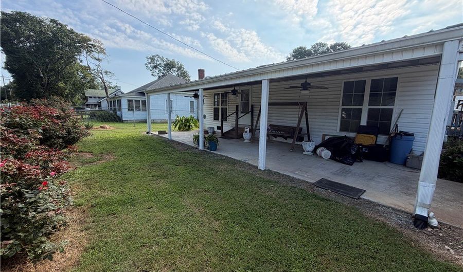3211 S Main St Ext, Anderson, SC 29624 - 2 Beds, 1 Bath