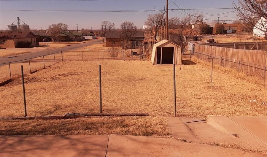 901 N Lee St, Altus, OK 73521 - 2 Beds, 1 Bath