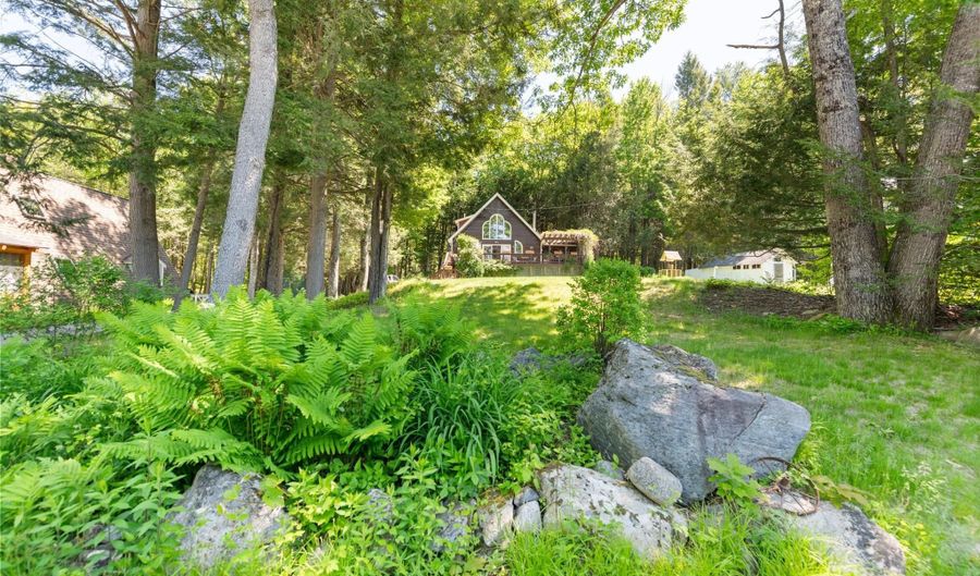 114 Shore Dr N, Bridgewater, NH 03222 - 3 Beds, 2 Bath