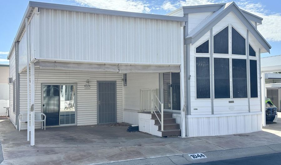1044 S QUARTZ Dr, Apache Junction, AZ 85119 - 1 Beds, 2 Bath