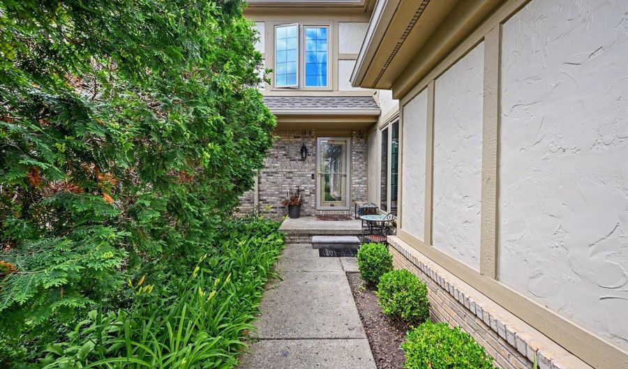 2785 Maitland Dr, Ann Arbor, MI 48105 - 4 Beds, 4 Bath