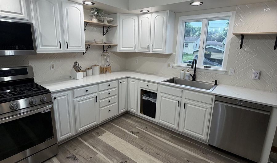 1620 E Elm St, Algona, IA 50511 - 3 Beds, 2 Bath
