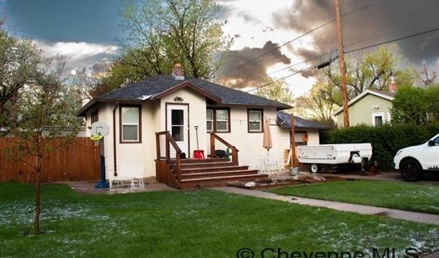 2310 DUFF Ave, Cheyenne, WY 82001 - 3 Beds, 2 Bath