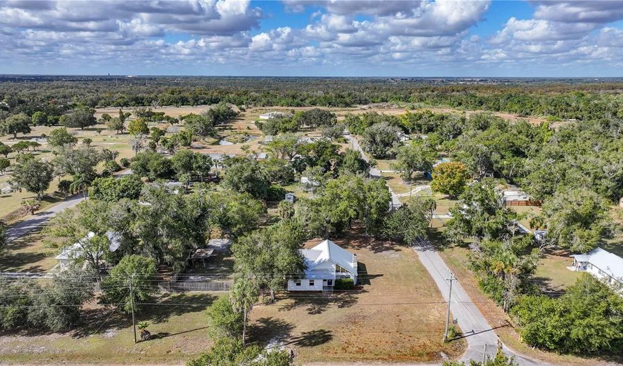 709 N JOHNSON Ave, Arcadia, FL 34266 - 3 Beds, 2 Bath