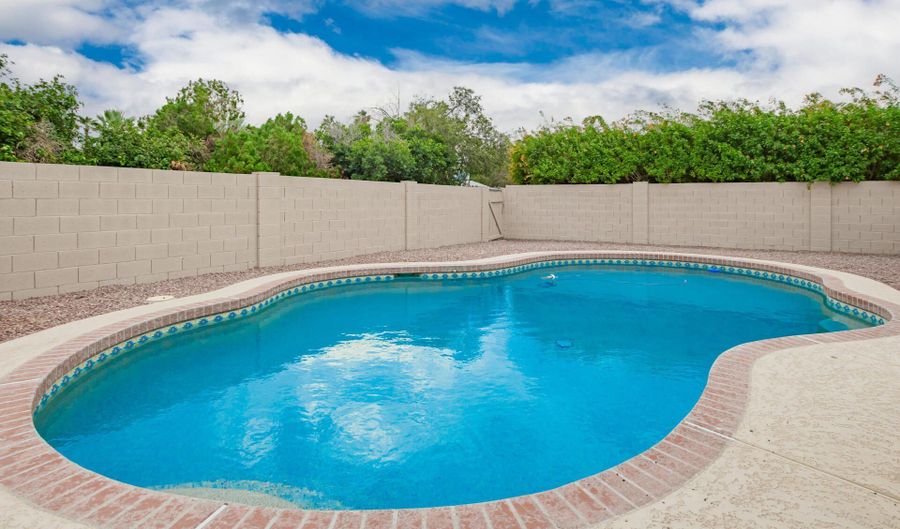 711 W STRAFORD Dr, Chandler, AZ 85225 - 3 Beds, 2 Bath