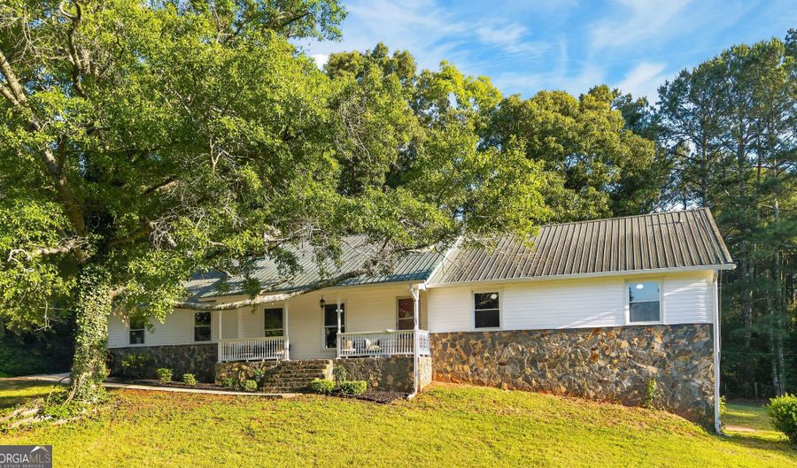 662 Highway 18 W, Barnesville, GA 30204 - 4 Beds, 3 Bath