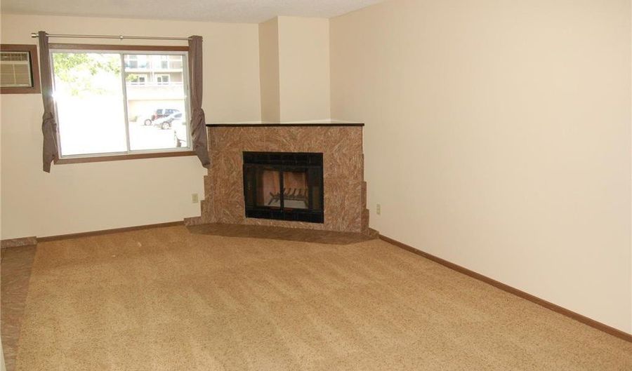 7600 157th St W 105, Apple Valley, MN 55124 - 1 Beds, 1 Bath