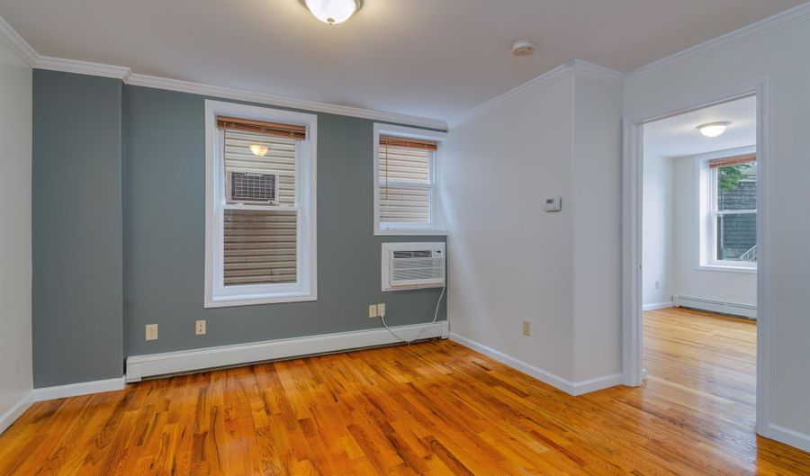 101 W 49TH St 1, Bayonne, NJ 07002 - 1 Beds, 1 Bath