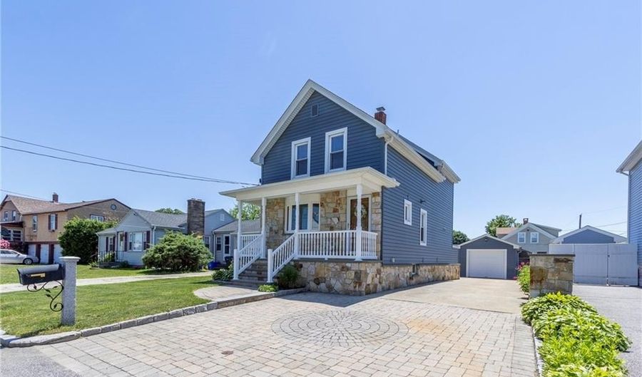175 Leonard Ave, East Providence, RI 02914 - 2 Beds, 1 Bath