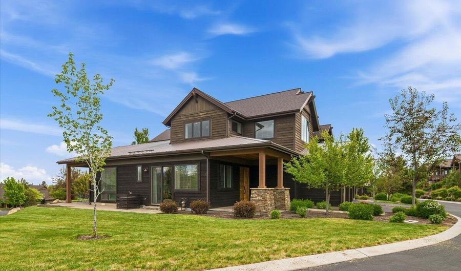 61333 Kindle Rock Loop, Bend, OR 97702 - 3 Beds, 4 Bath