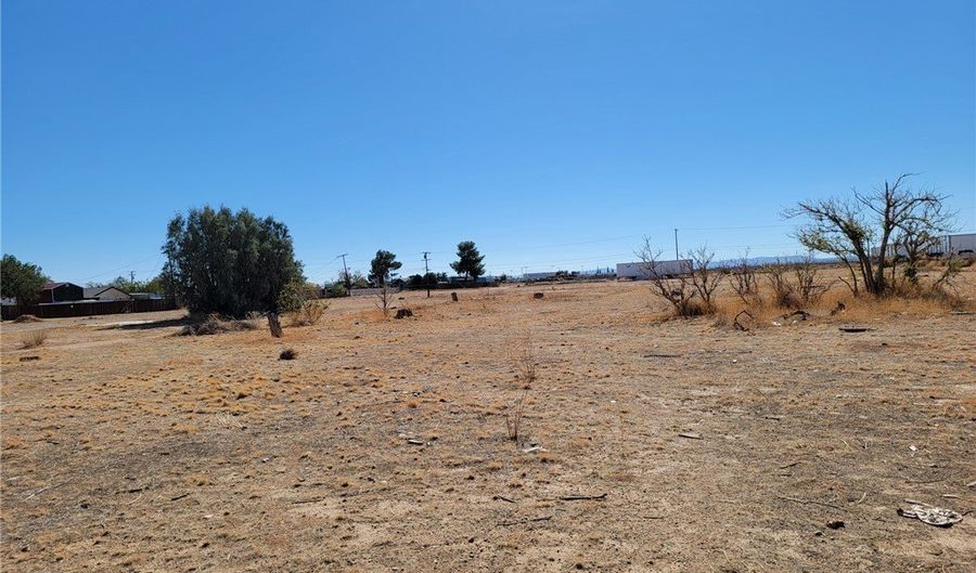 11957 Bartlett, Adelanto, CA 92301 - 3 Beds, 2 Bath