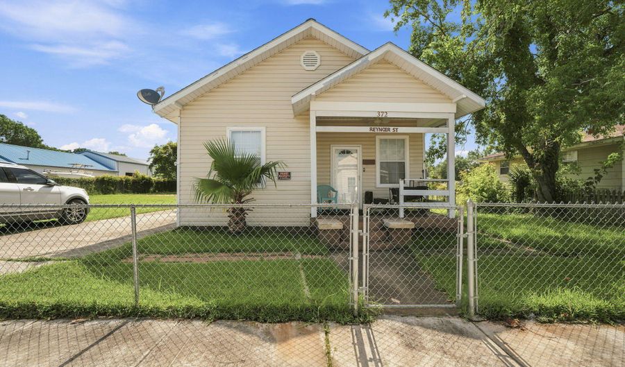 372 Reynoir St, Biloxi, MS 39530 - 3 Beds, 2 Bath