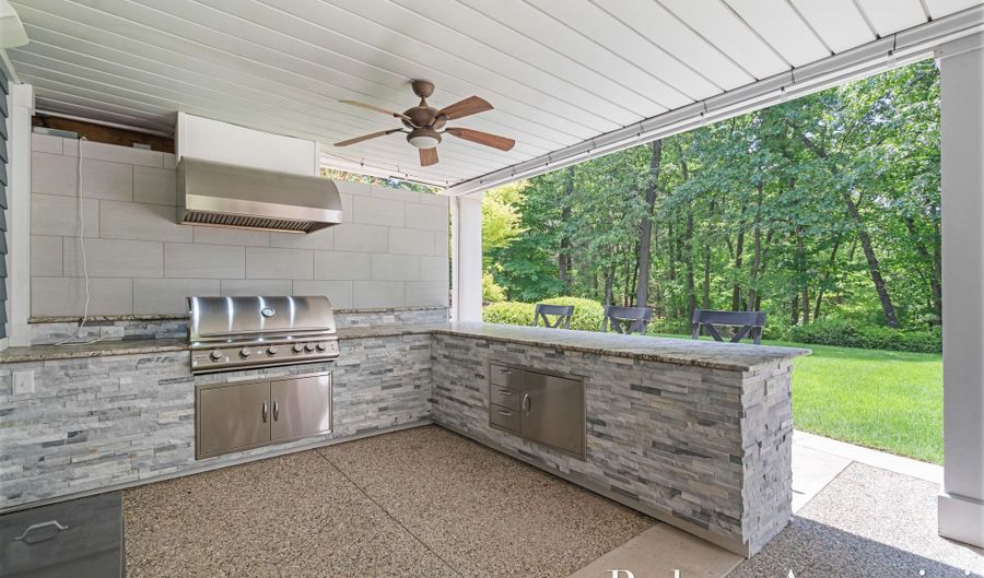 1977 EMERALD GLEN Ct NE, Ada, MI 49301 - 6 Beds, 5 Bath