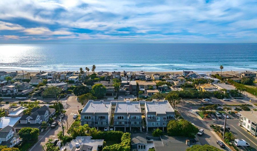 2721 Camino Del Mar, Del Mar, CA 92014 - 2 Beds, 2 Bath