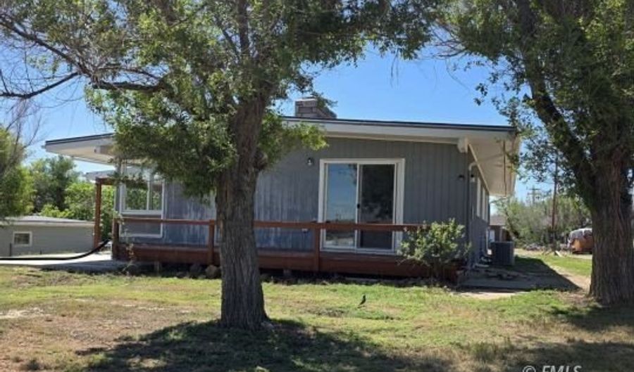 322 Morris St W, Broadus, MT 59317 - 4 Beds, 3 Bath