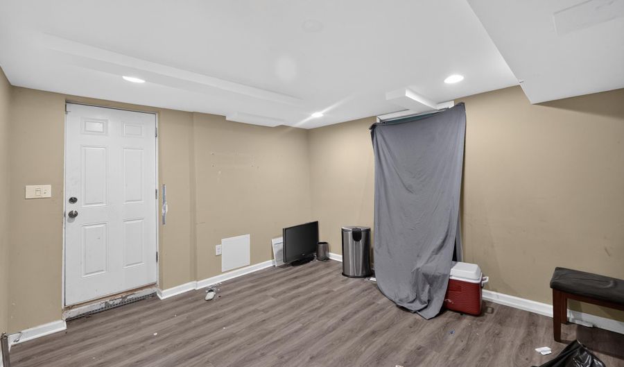 4583 DERBY MANOR Dr, Baltimore, MD 21215 - 4 Beds, 3 Bath