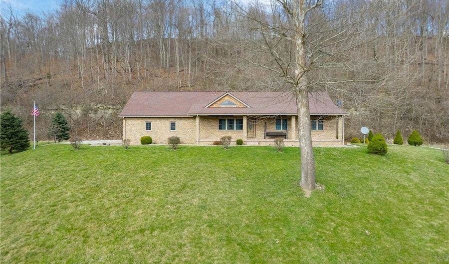 65450 Willow Grove Rd, Bellaire, OH 43906 - 4 Beds, 3 Bath