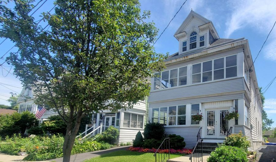 38 Summit Ave Apt 2, Albany, NY 12209 - 3 Beds, 1 Bath