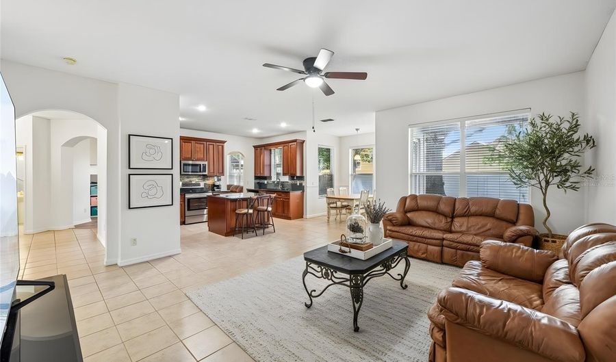 9525 SOUTHERN GARDEN Cir, Altamonte Springs, FL 32714 - 5 Beds, 3 Bath