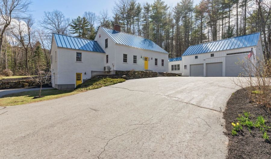 65 Moose Mountain Rd, Brookfield, NH 03872 - 3 Beds, 3 Bath
