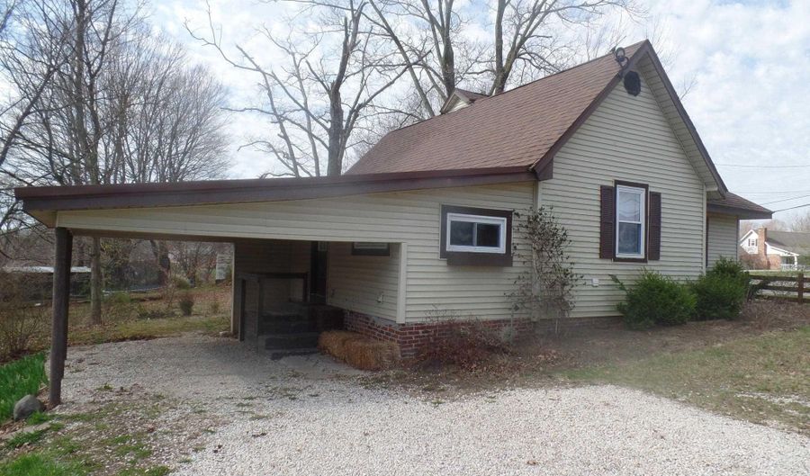 1634 N State Rd 157 Hwy, Bloomfield, IN 47424 - 2 Beds, 1 Bath