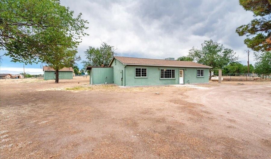 2469 N Thunder Ln, Chino Valley, AZ 86323 - 3 Beds, 3 Bath